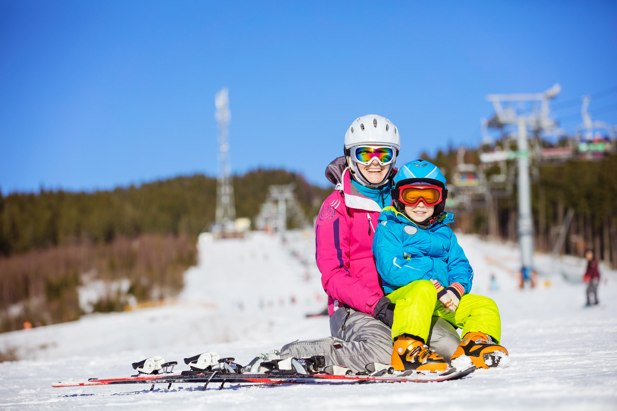 Ski Starter's Haven: Mountain Lodge Hotel – Your Ultimate Family-Friendly Destination in Pomprova, Bulgaria!